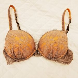 Victoria Secret Miraculous Plunge Bra